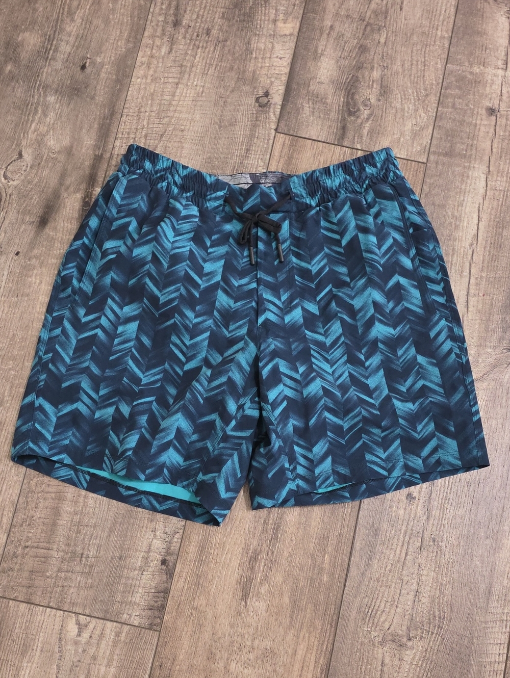 Lululemon Men's Patterned Swim Trunks Teal/Navy Blue